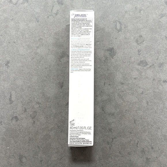 MELA B3 UV DAILY MOISTURIZER SPF 30 WITH MELASYL™ + NIACINAMIDE - Picture 3 of 5